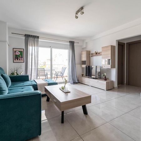 Modern Spacious Apartment Located In Pireo Esterno foto