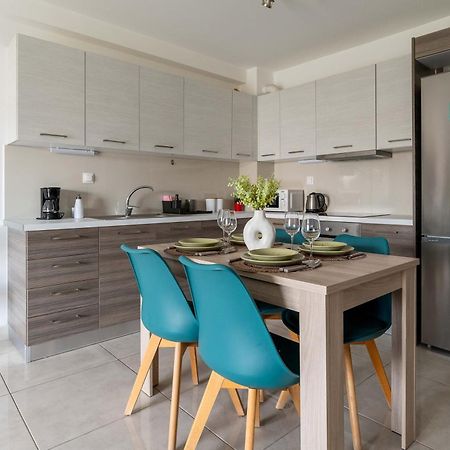 Modern Spacious Apartment Located In Pireo Esterno foto