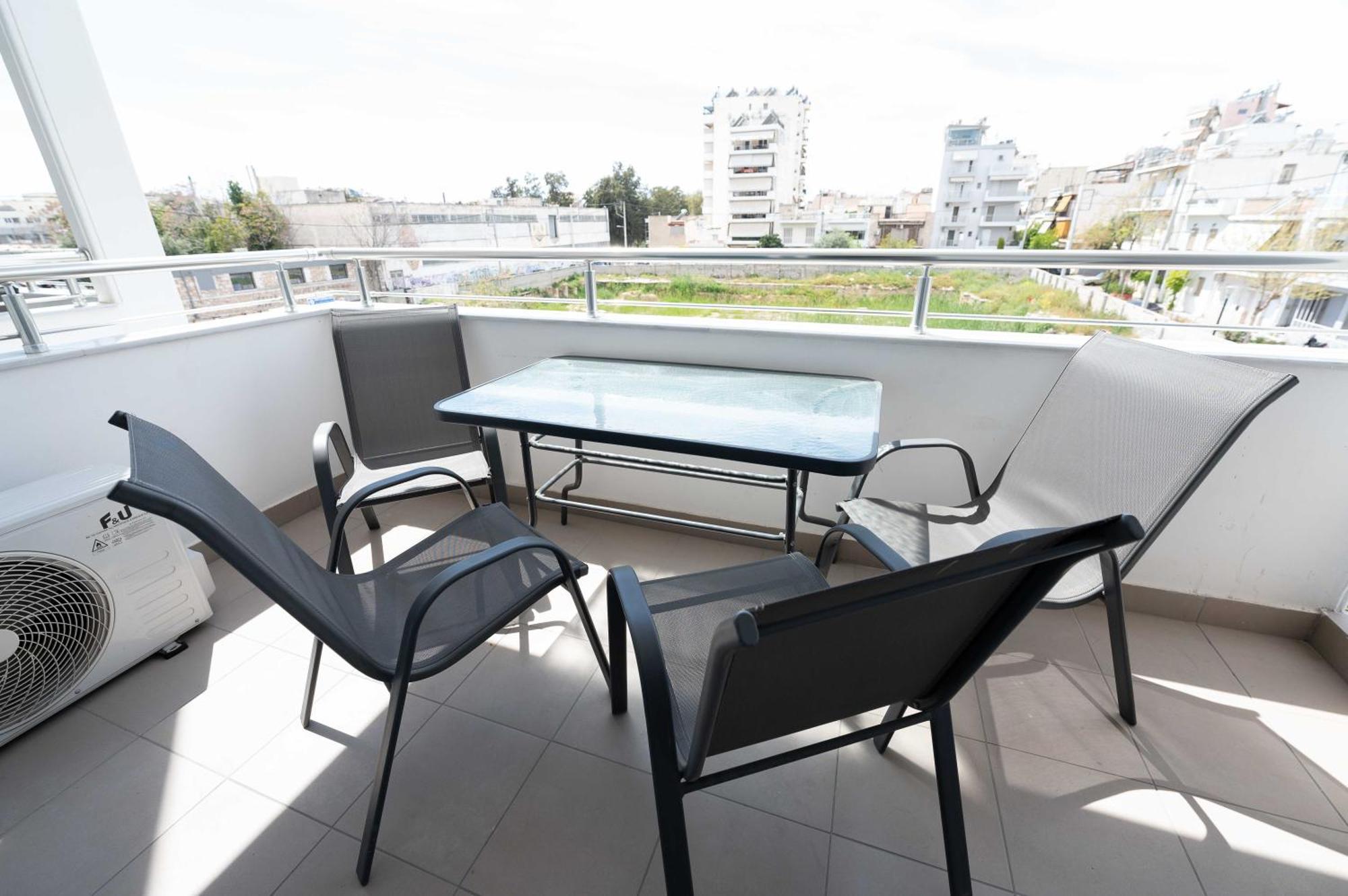 Modern Spacious Apartment Located In Pireo Esterno foto