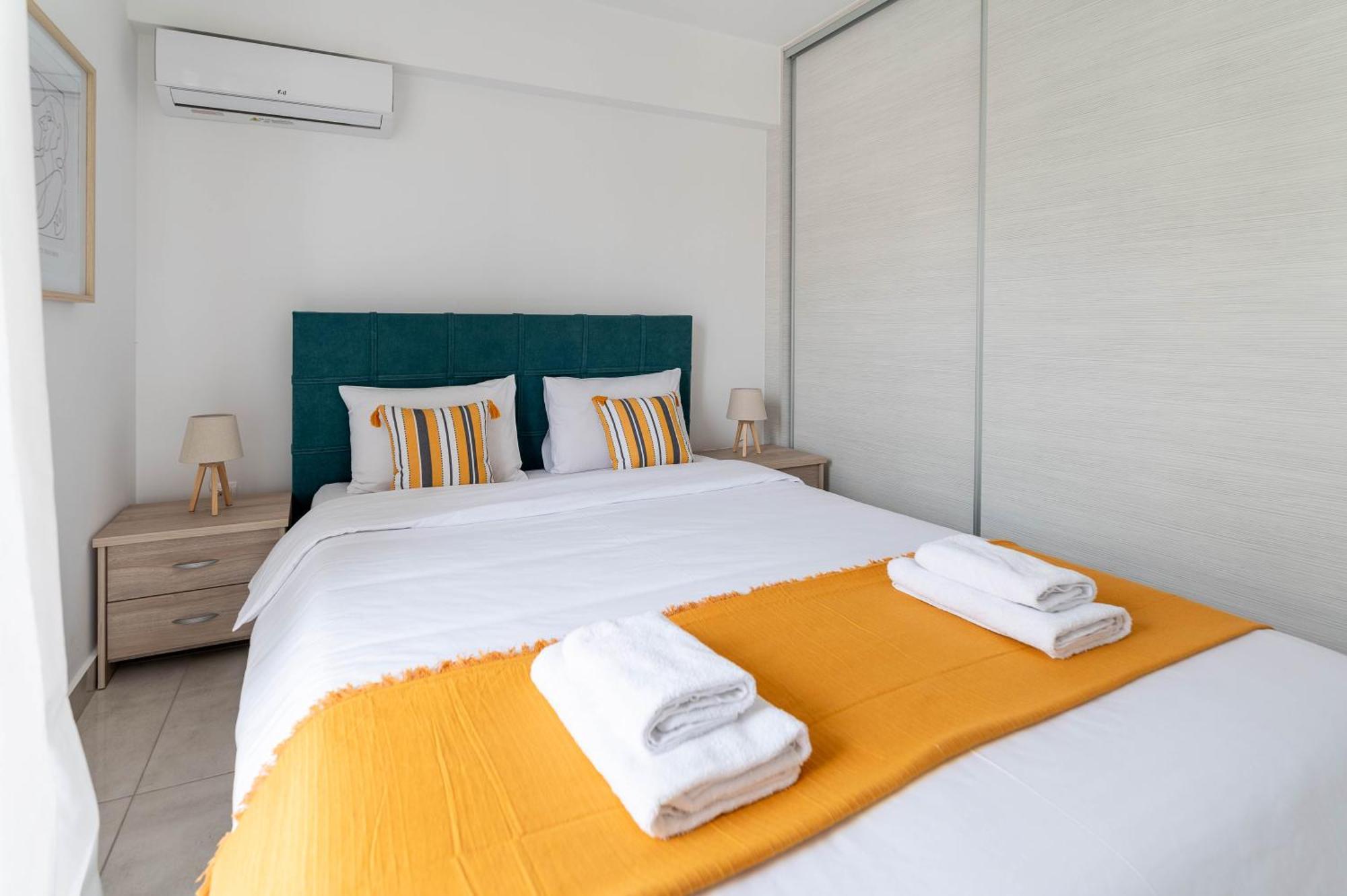 Modern Spacious Apartment Located In Pireo Esterno foto