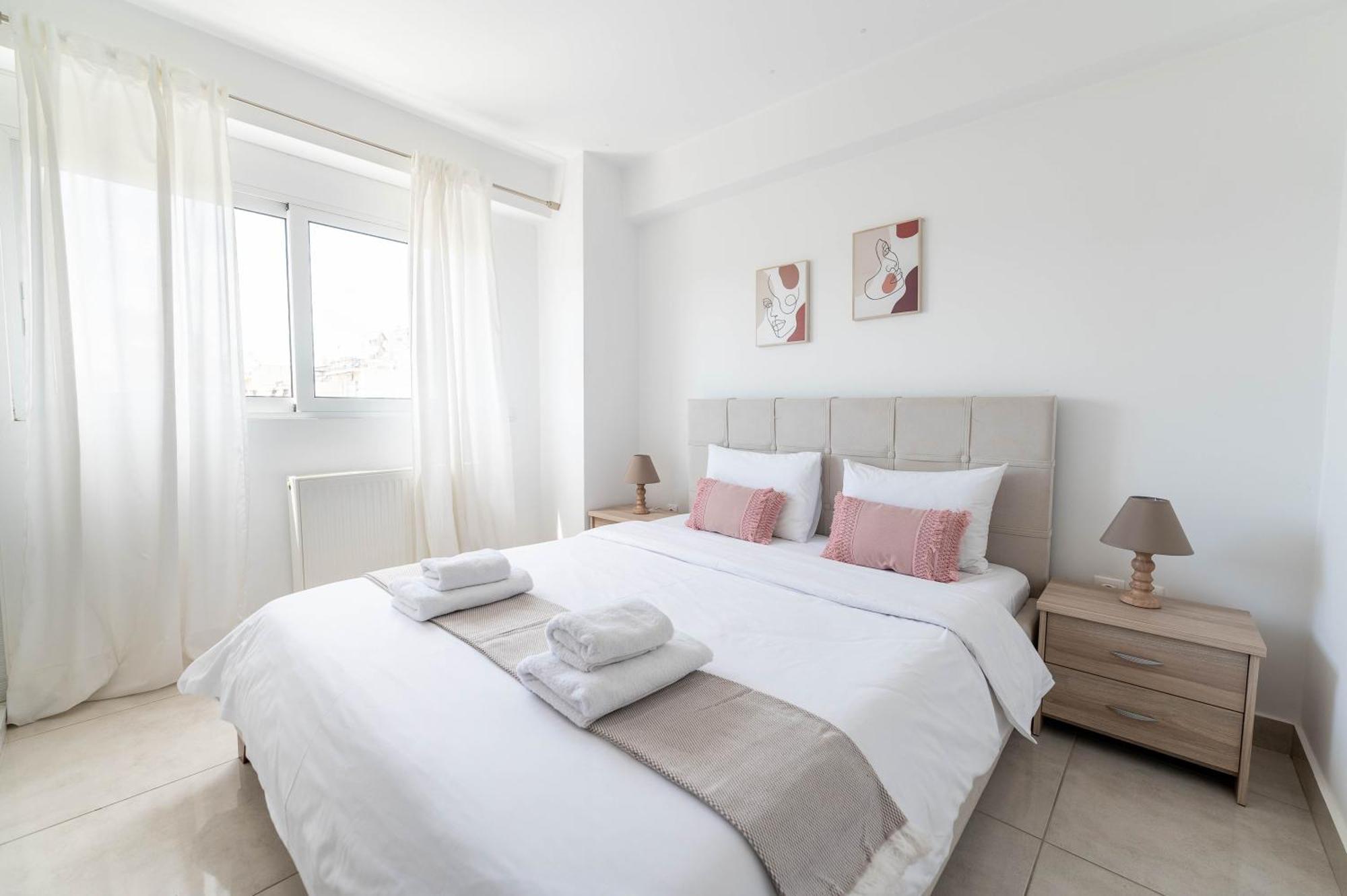 Modern Spacious Apartment Located In Pireo Esterno foto